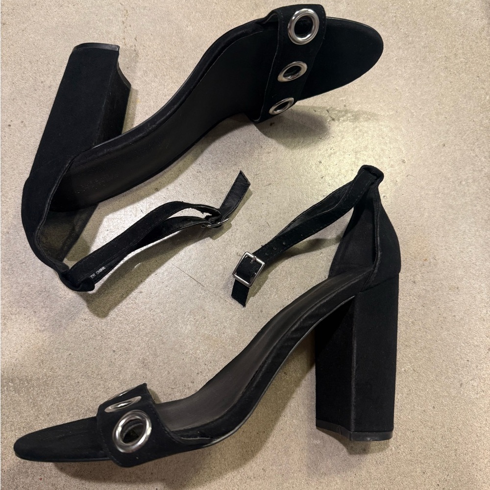 🍄 Urban Outfitters Black Block Heels with Silver Accents